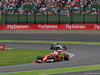 GP GIAPPONE, 09.10.2016 - Gara, Kimi Raikkonen (FIN) Ferrari SF16-H davanti a Lewis Hamilton (GBR) Mercedes AMG F1 W07 Hybrid