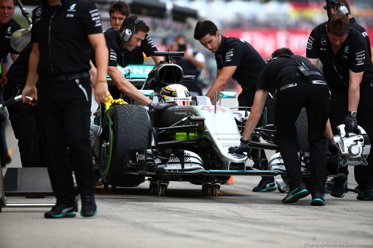 GP GIAPPONE, 08.10.2016 - Prove Libere 3, Lewis Hamilton (GBR) Mercedes AMG F1 W07 Hybrid