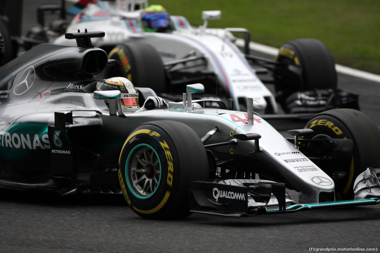 GP GIAPPONE, 08.10.2016 - Prove Libere 3, Lewis Hamilton (GBR) Mercedes AMG F1 W07 Hybrid e Felipe Massa (BRA) Williams FW38