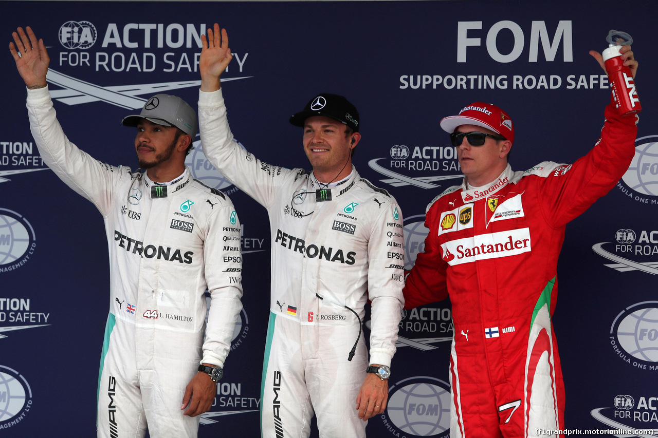 GP GIAPPONE, 08.10.2016 - Qualifiche, secondo Lewis Hamilton (GBR) Mercedes AMG F1 W07 Hybrid, Nico Rosberg (GER) Mercedes AMG F1 W07 Hybrid pole position e terzo Kimi Raikkonen (FIN) Ferrari SF16-H