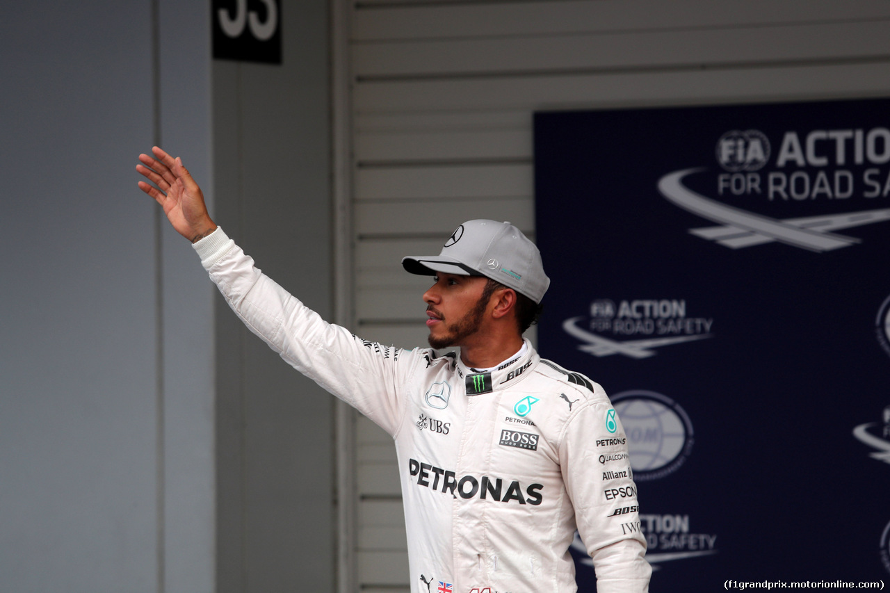 GP GIAPPONE, 08.10.2016 - Qualifiche, Lewis Hamilton (GBR) Mercedes AMG F1 W07 Hybrid