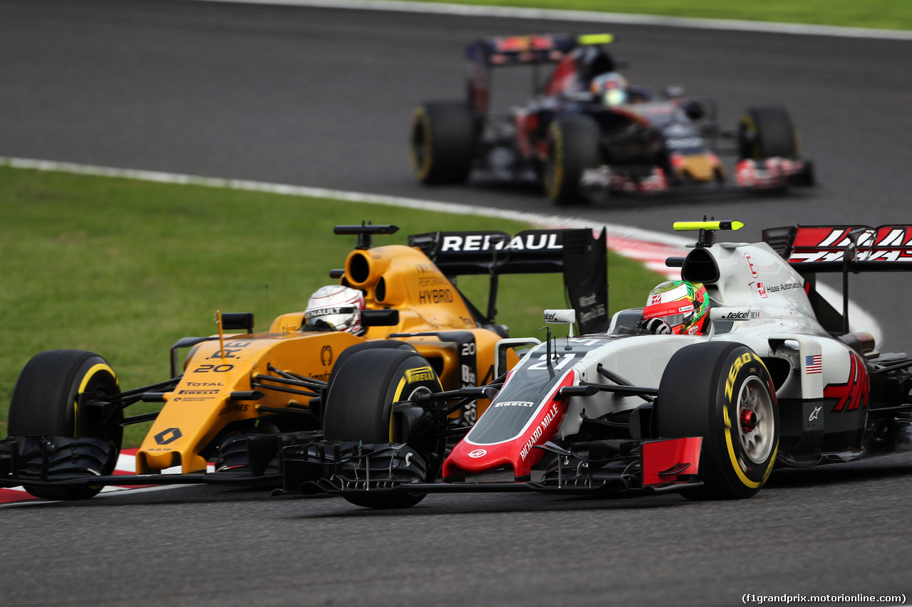 GP GIAPPONE, 08.10.2016 - Qualifiche, Kevin Magnussen (DEN) Renault Sport F1 Team RS16 e Esteban Gutierrez (MEX) Haas F1 Team VF-16