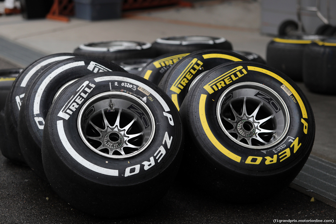 GP GIAPPONE, 08.10.2016 - Qualifiche, Pirelli Tyres e OZ Wheels