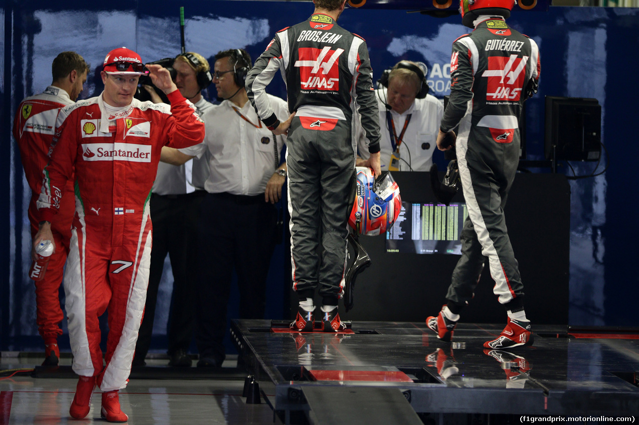 GP GIAPPONE, 08.10.2016 - Qualifiche, Kimi Raikkonen (FIN) Ferrari SF16-H, Esteban Gutierrez (MEX) Haas F1 Team VF-16 e Romain Grosjean (FRA) Haas F1 Team VF-16