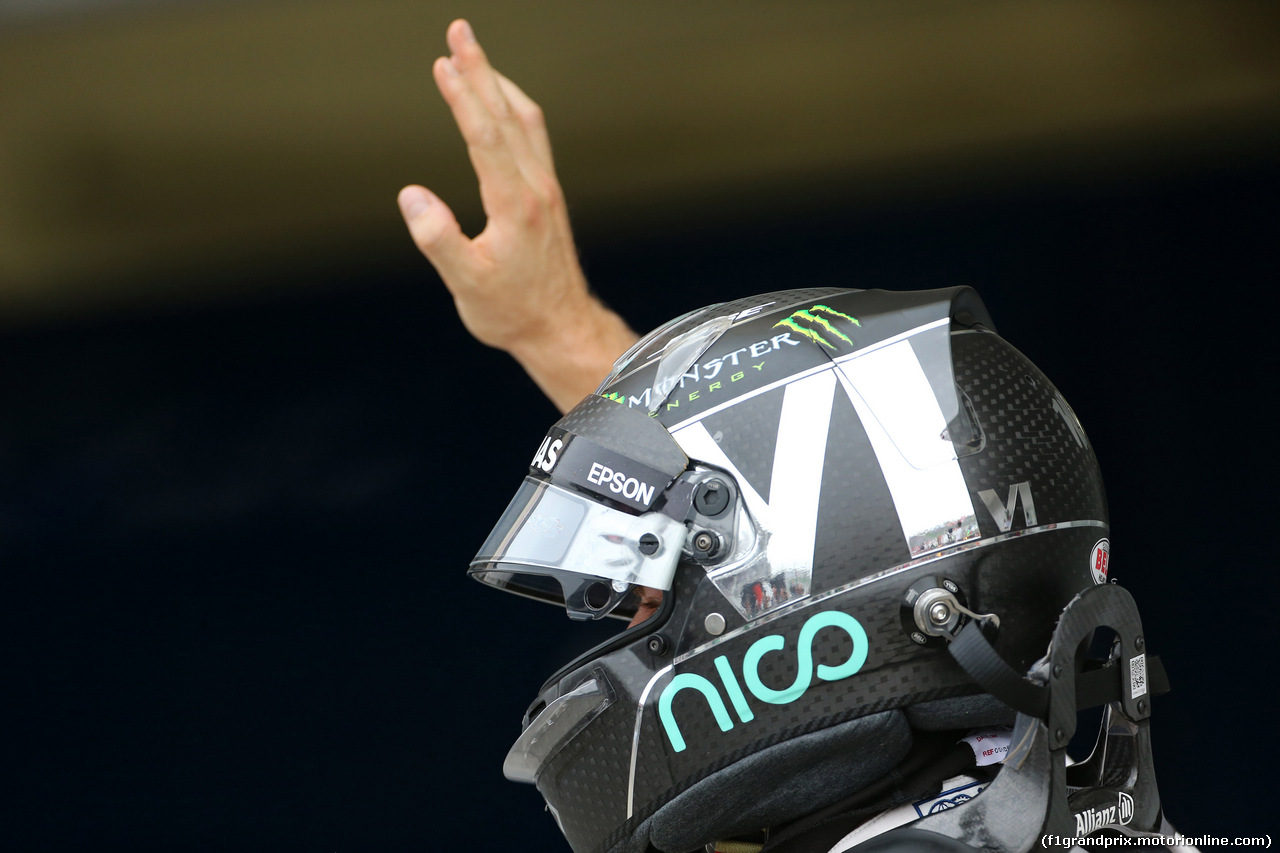 GP GIAPPONE, 08.10.2016 - Qualifiche, Nico Rosberg (GER) Mercedes AMG F1 W07 Hybrid pole position