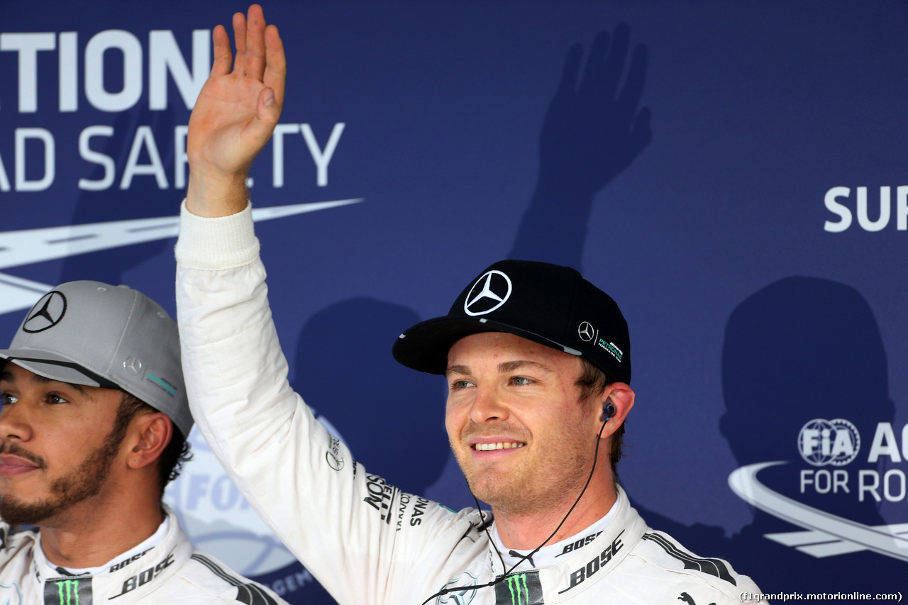 GP GIAPPONE, 08.10.2016 - Qualifiche, secondo Lewis Hamilton (GBR) Mercedes AMG F1 W07 Hybrid e Nico Rosberg (GER) Mercedes AMG F1 W07 Hybrid pole position