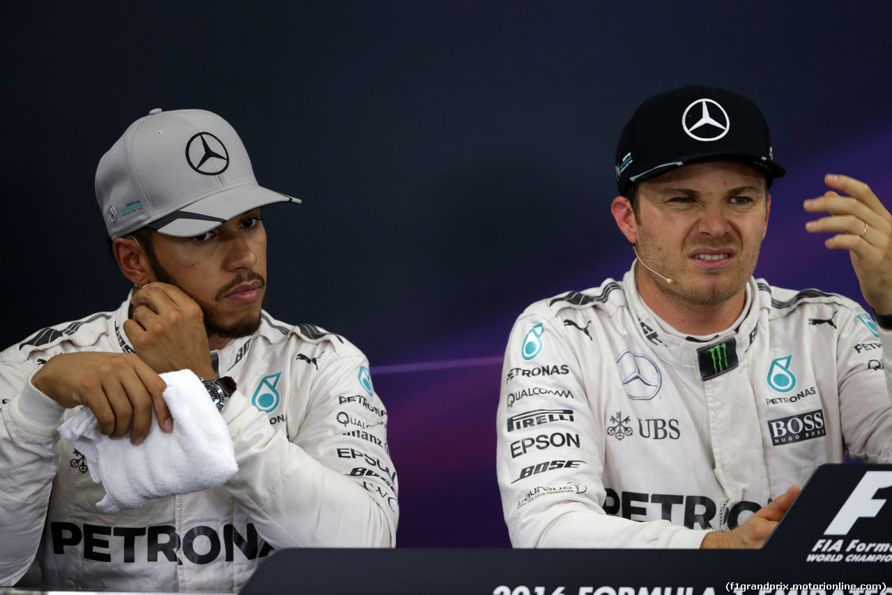 GP GIAPPONE, 08.10.2016 - Qualifiche, Conferenza Stampa, Lewis Hamilton (GBR) Mercedes AMG F1 W07 Hybrid e Nico Rosberg (GER) Mercedes AMG F1 W07 Hybrid