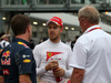 GP GIAPPONE, 08.10.2016 - Qualifiche, Christian Horner (GBR), Red Bull Racing, Sporting Director, Sebastian Vettel (GER) Ferrari SF16-H e Helmut Marko (AUT), Red Bull Racing, Red Bull Advisor