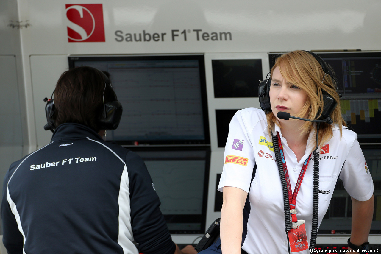 GP GIAPPONE, 07.10.2016 - Prove Libere 1, Ruth Buscombe (GBR) Sauber F1 Team Trackside Strategy Engineer