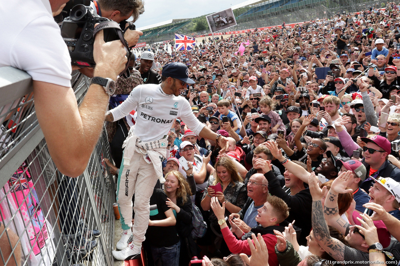 GP GRAN BRETAGNA, 10.07.2016 - Gara, Lewis Hamilton (GBR) Mercedes AMG F1 W07 Hybrid vincitore