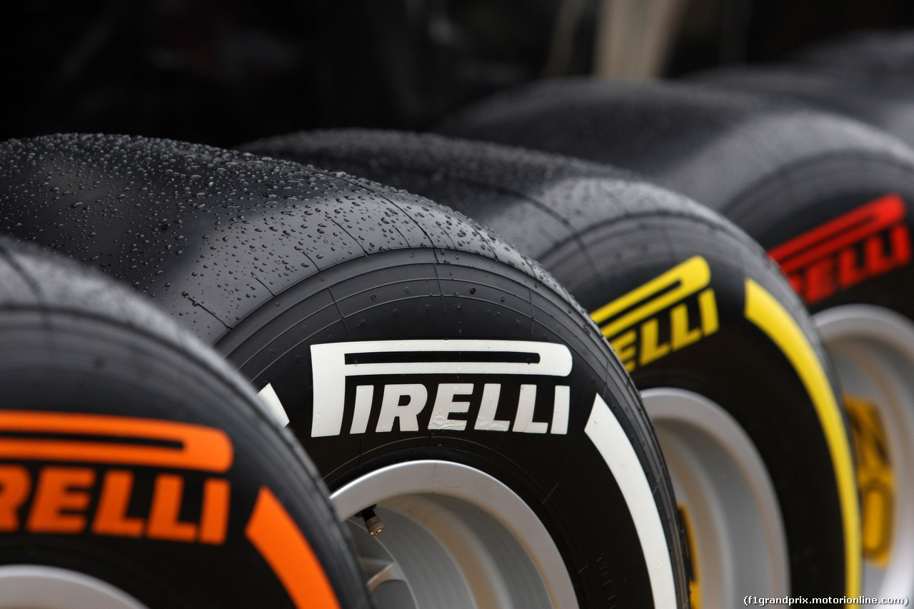 GP GRAN BRETAGNA, 09.07.2016 - Prove Libere 3, Pirelli Tyres