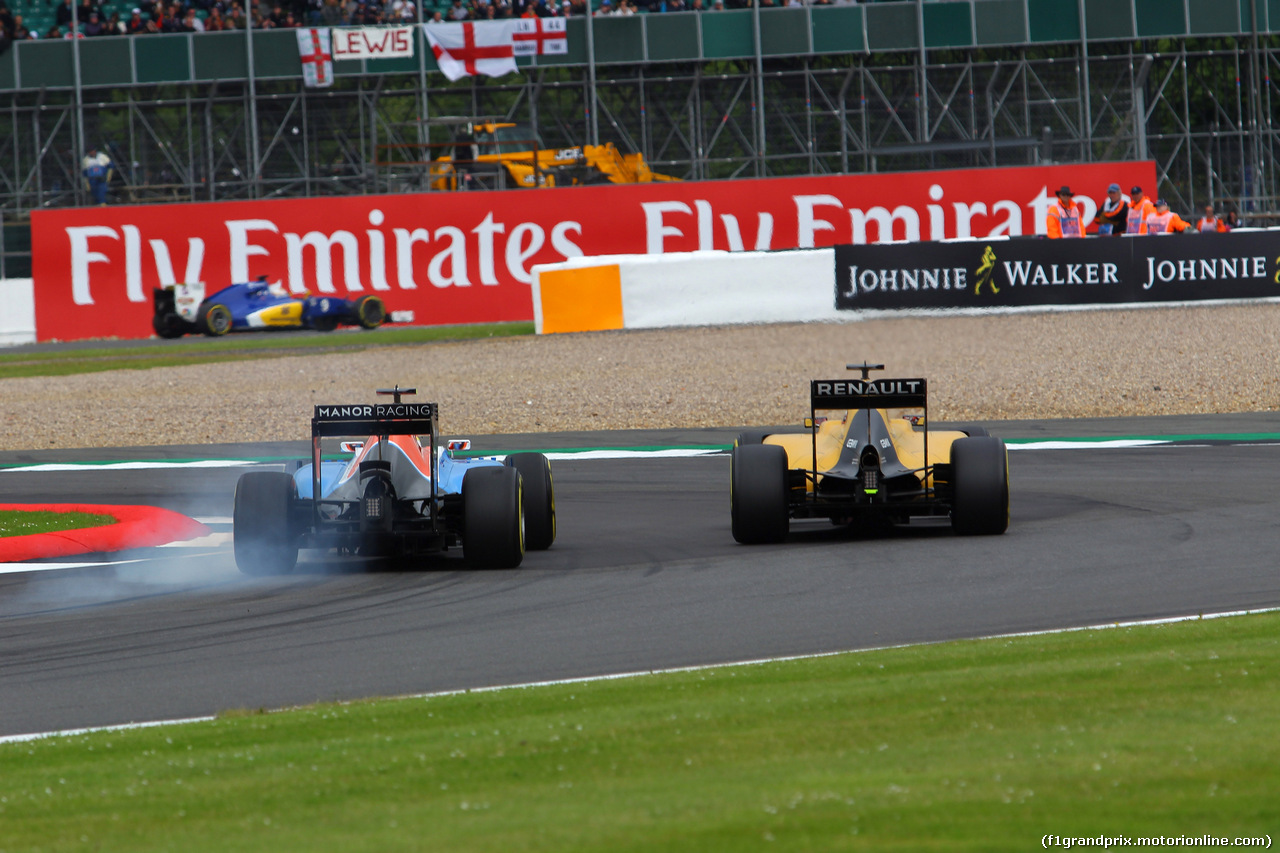 GP GRAN BRETAGNA, 09.07.2016 - Prove Libere 3, Rio Haryanto (IDN) Manor Racing MRT05 e Kevin Magnussen (DEN) Renault Sport F1 Team RS16