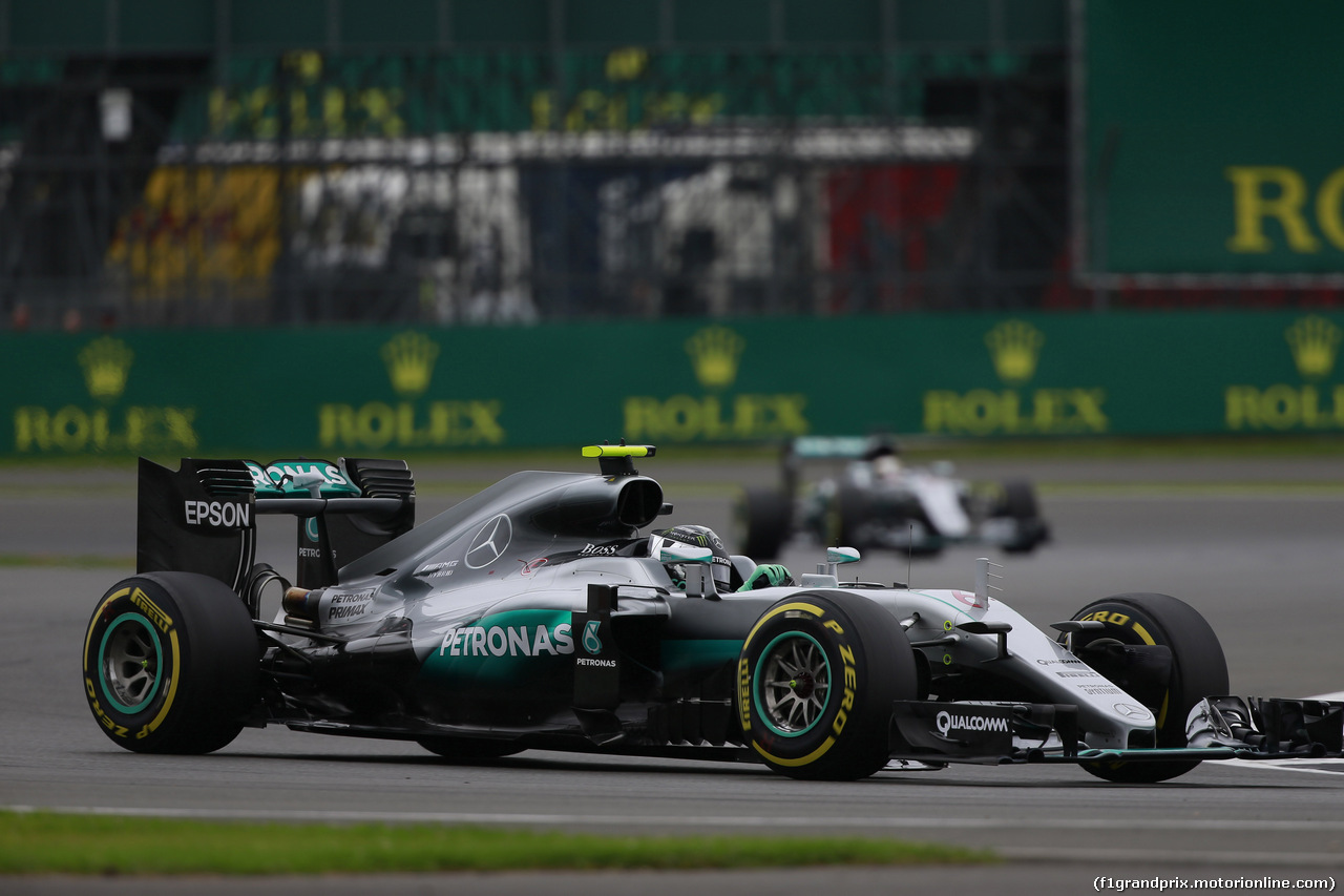 GP GRAN BRETAGNA, 09.07.2016 - Qualifiche, Nico Rosberg (GER) Mercedes AMG F1 W07 Hybrid e Lewis Hamilton (GBR) Mercedes AMG F1 W07 Hybrid