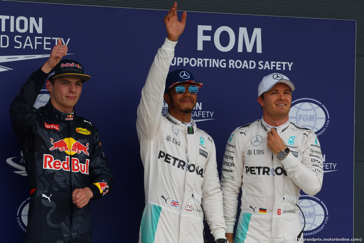 GP GRAN BRETAGNA, 09.07.2016 - Qualifiche, terzo Max Verstappen (NED) Red Bull Racing RB12, Lewis Hamilton (GBR) Mercedes AMG F1 W07 Hybrid pole position e secondo Nico Rosberg (GER) Mercedes AMG F1 W07 Hybrid