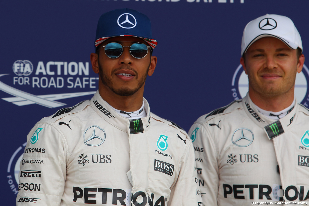 GP GRAN BRETAGNA, 09.07.2016 - Qualifiche, Lewis Hamilton (GBR) Mercedes AMG F1 W07 Hybrid pole position e Nico Rosberg (GER) Mercedes AMG F1 W07 Hybrid second