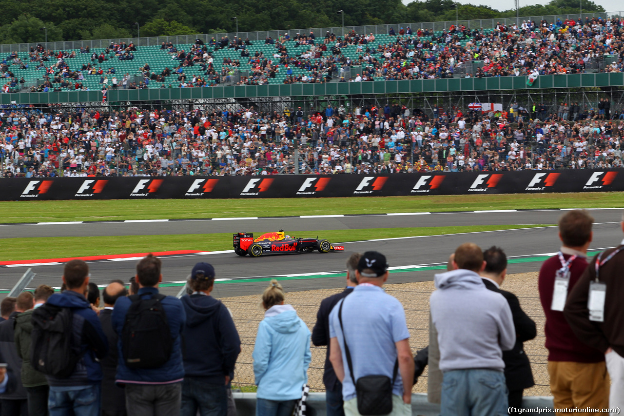 GP GRAN BRETAGNA, 09.07.2016 - Qualifiche, Daniel Ricciardo (AUS) Red Bull Racing RB12