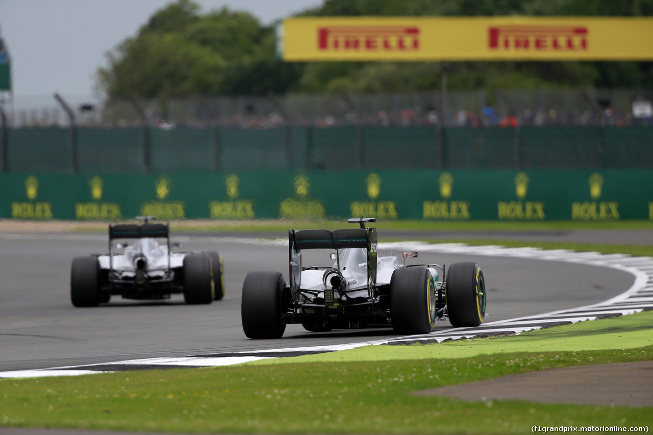 GP GRAN BRETAGNA, 09.07.2016 - Qualifiche, Nico Rosberg (GER) Mercedes AMG F1 W07 Hybrid e Lewis Hamilton (GBR) Mercedes AMG F1 W07 Hybrid