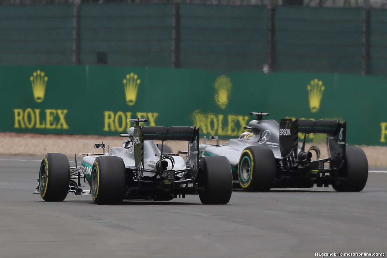 GP GRAN BRETAGNA, 09.07.2016 - Qualifiche, Nico Rosberg (GER) Mercedes AMG F1 W07 Hybrid e Lewis Hamilton (GBR) Mercedes AMG F1 W07 Hybrid