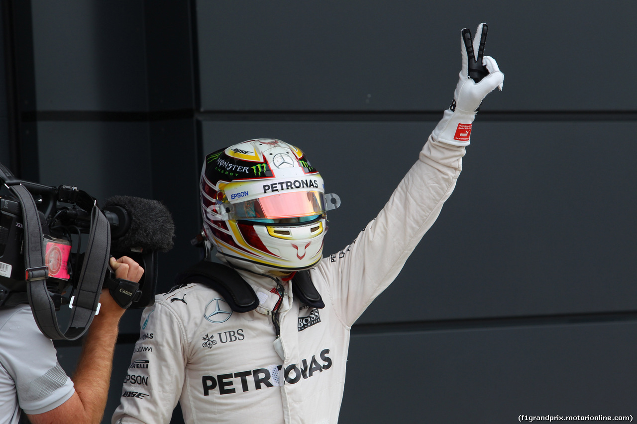 GP GRAN BRETAGNA, 09.07.2016 - Qualifiche, Lewis Hamilton (GBR) Mercedes AMG F1 W07 Hybrid pole position