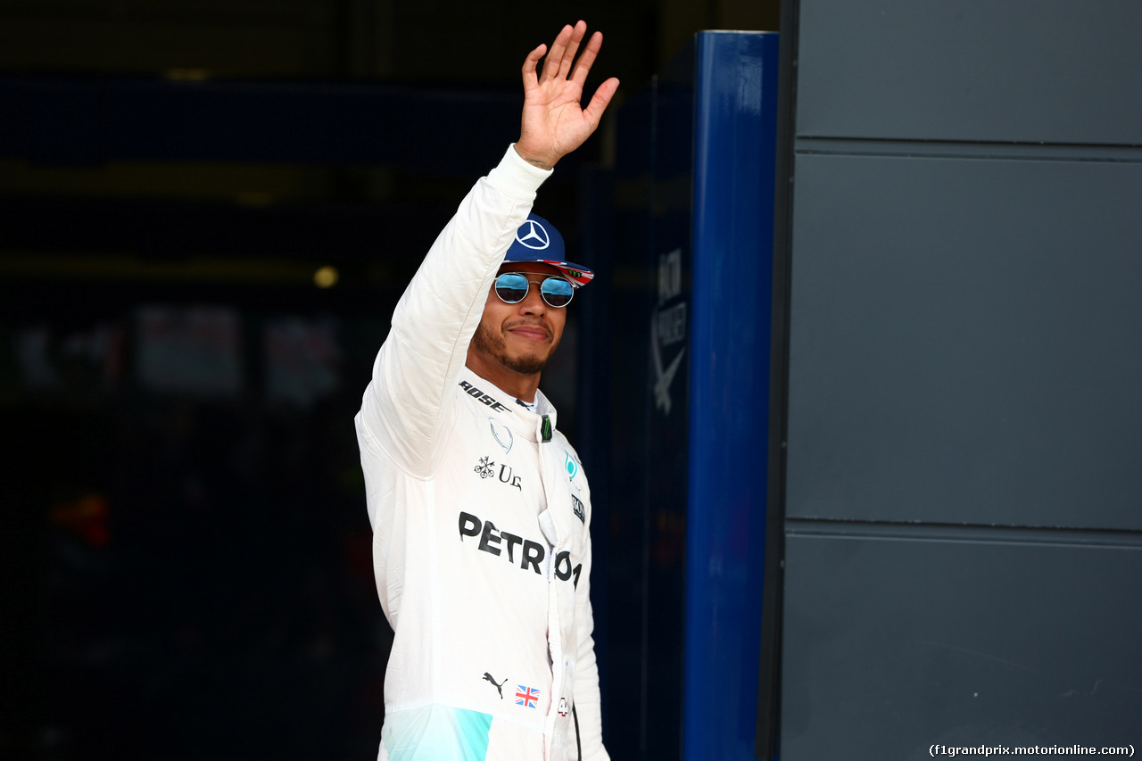 GP GRAN BRETAGNA, 09.07.2016 - Qualifiche, Lewis Hamilton (GBR) Mercedes AMG F1 W07 Hybrid pole position