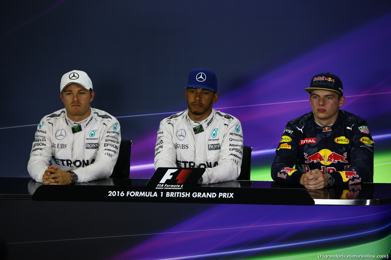 GP GRAN BRETAGNA, 09.07.2016 - Qualifiche, Conferenza Stampa, Nico Rosberg (GER) Mercedes AMG F1 W07 Hybrid, Lewis Hamilton (GBR) Mercedes AMG F1 W07 Hybrid e Max Verstappen (NED) Red Bull Racing RB12