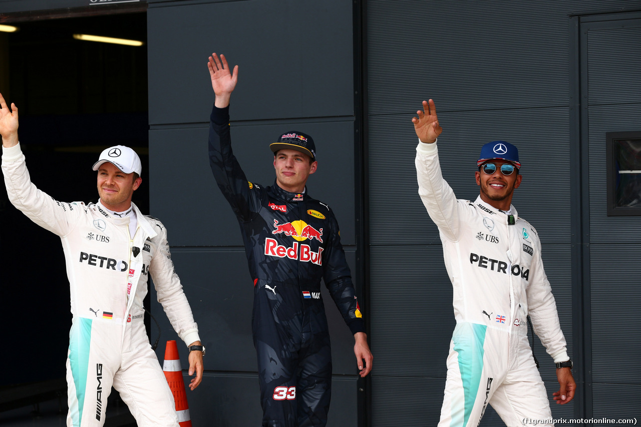 GP GRAN BRETAGNA, 09.07.2016 - Qualifiche, secondo Nico Rosberg (GER) Mercedes AMG F1 W07 Hybrid, terzo Max Verstappen (NED) Red Bull Racing RB12 e Lewis Hamilton (GBR) Mercedes AMG F1 W07 Hybrid pole position