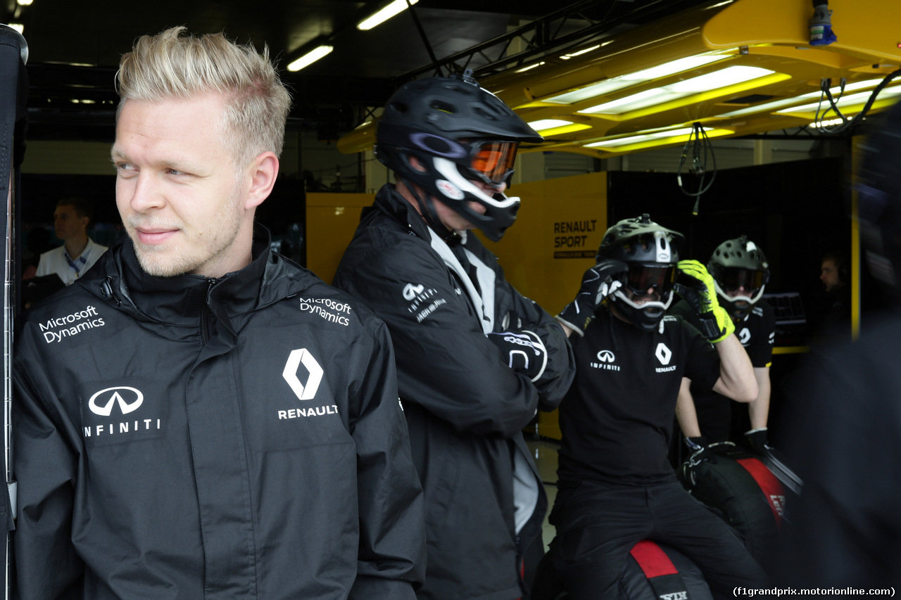 GP GRAN BRETAGNA, 08.07.2016 - Prove Libere 1, Kevin Magnussen (DEN) Renault Sport F1 Team RS16