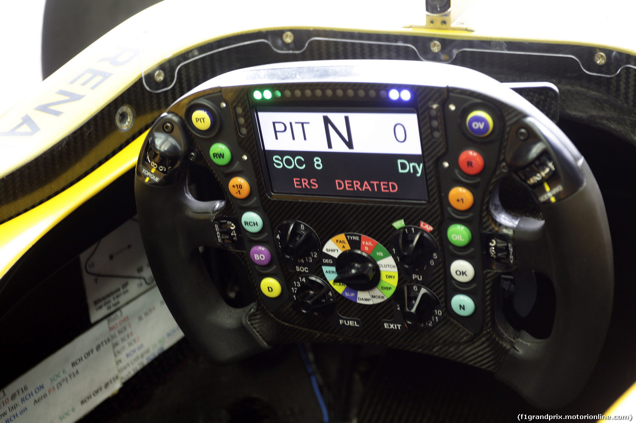 GP GRAN BRETAGNA, 08.07.2016 - Prove Libere 2, The steering wheel of Renault