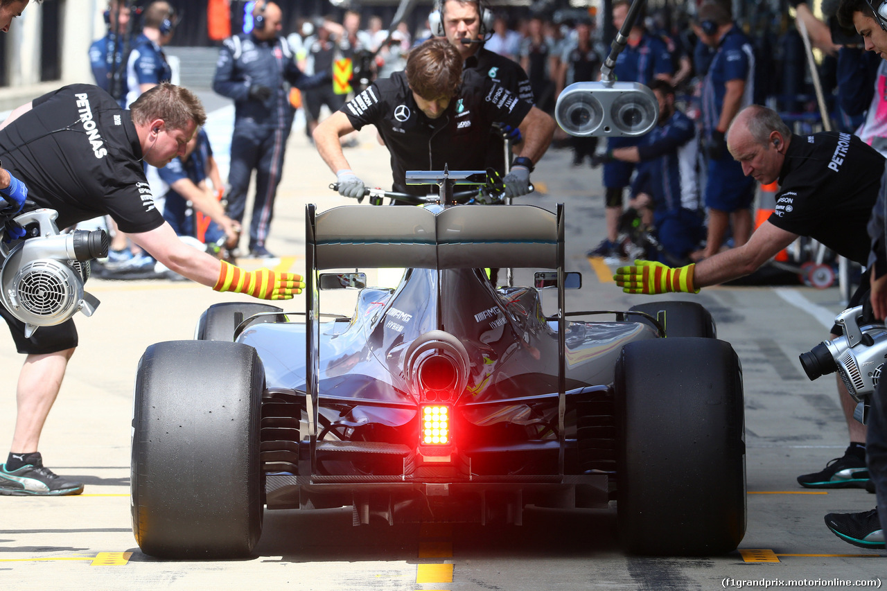 GP GRAN BRETAGNA, 08.07.2016 - Prove Libere 2, Lewis Hamilton (GBR) Mercedes AMG F1 W07 Hybrid