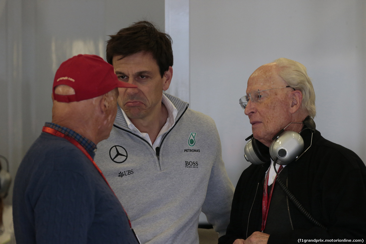 GP GRAN BRETAGNA, 08.07.2016 - Prove Libere 2, (L-R) Nikki Lauda (AU), Mercedes, Toto Wolff (GER) Mercedes AMG F1 Shareholder e Executive Director e Jurger Hubert (GER)
