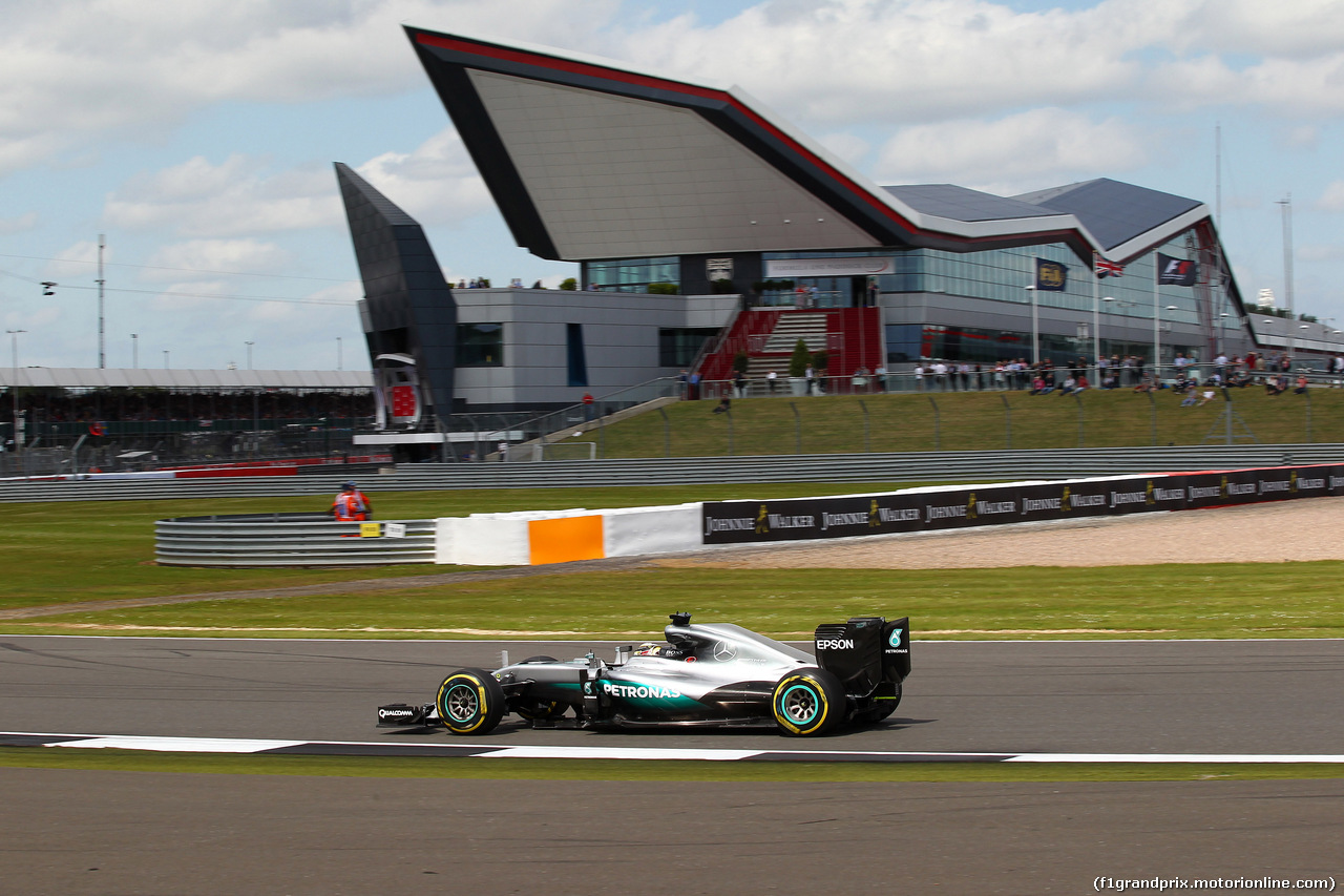 GP GRAN BRETAGNA, 08.07.2016 - Prove Libere 2, Lewis Hamilton (GBR) Mercedes AMG F1 W07 Hybrid