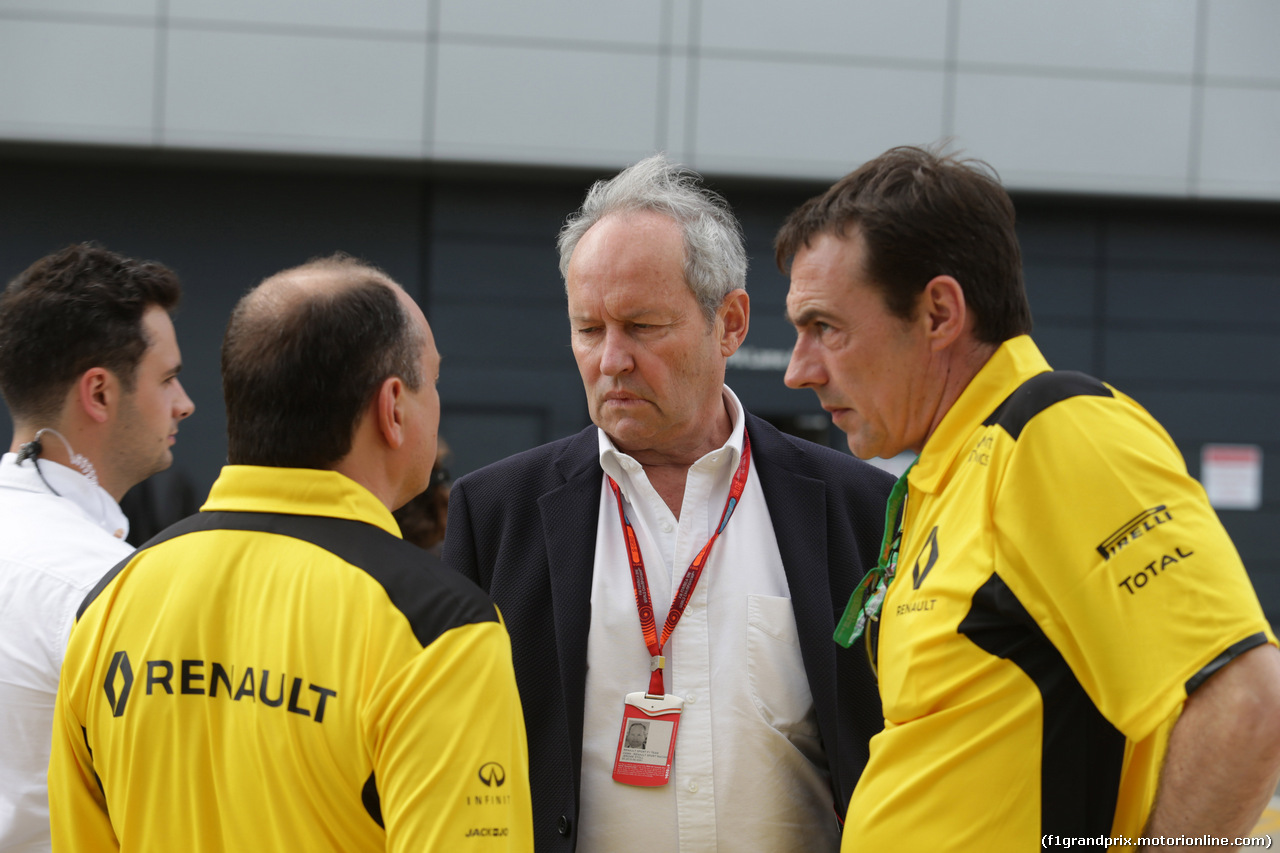 GP GRAN BRETAGNA, 08.07.2016 - (L-R) Frederic Vasseur (FRA) Renault Sport Formula One Team Racing Director e Jerome Stoll (FRA) Renault Sport F1 President