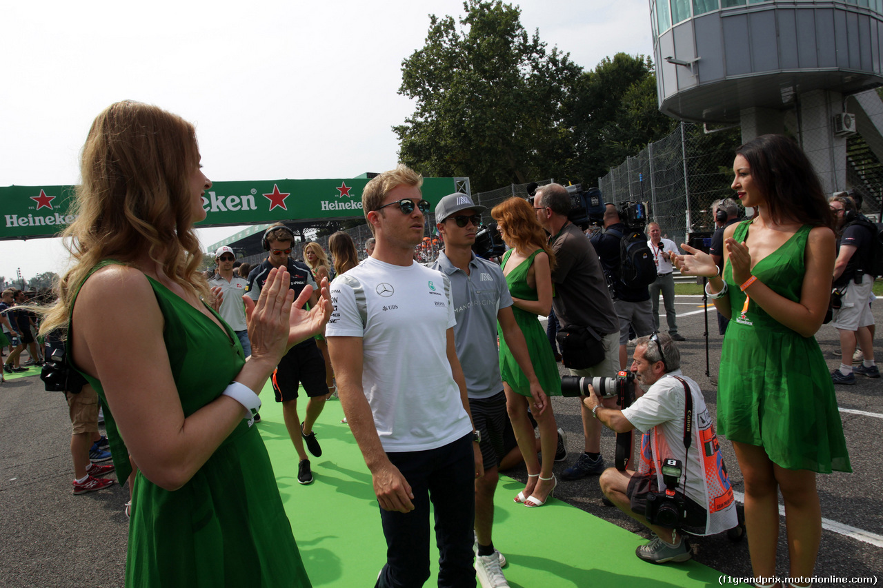 GP ITALIA, 04.09.2016 - Nico Rosberg (GER) Mercedes AMG F1 W07 Hybrid e Pascal Wehrlein (GER) Manor Racing MRT05 at drivers parade