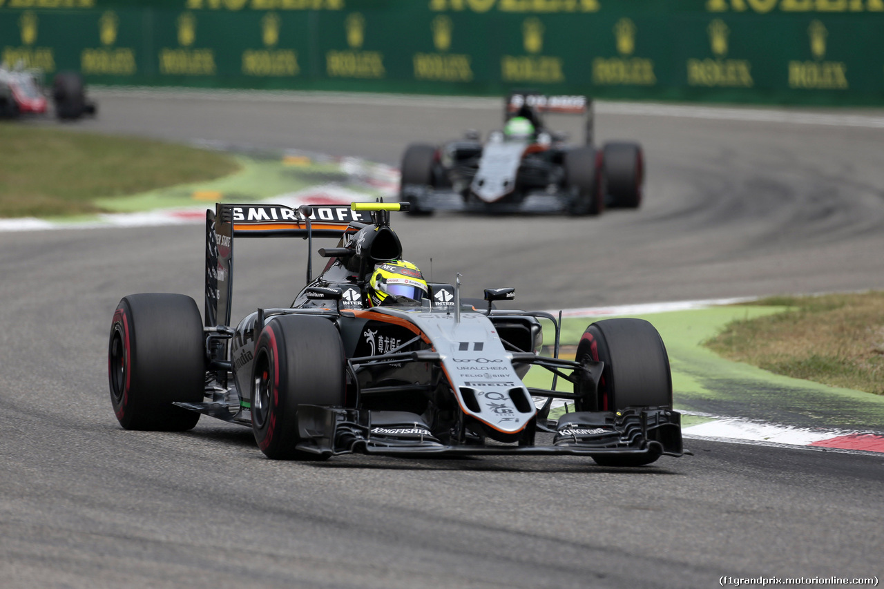 GP ITALIA, 04.09.2016 - Gara, Sergio Perez (MEX) Sahara Force India F1 VJM09 davanti a Nico Hulkenberg (GER) Sahara Force India F1 VJM09