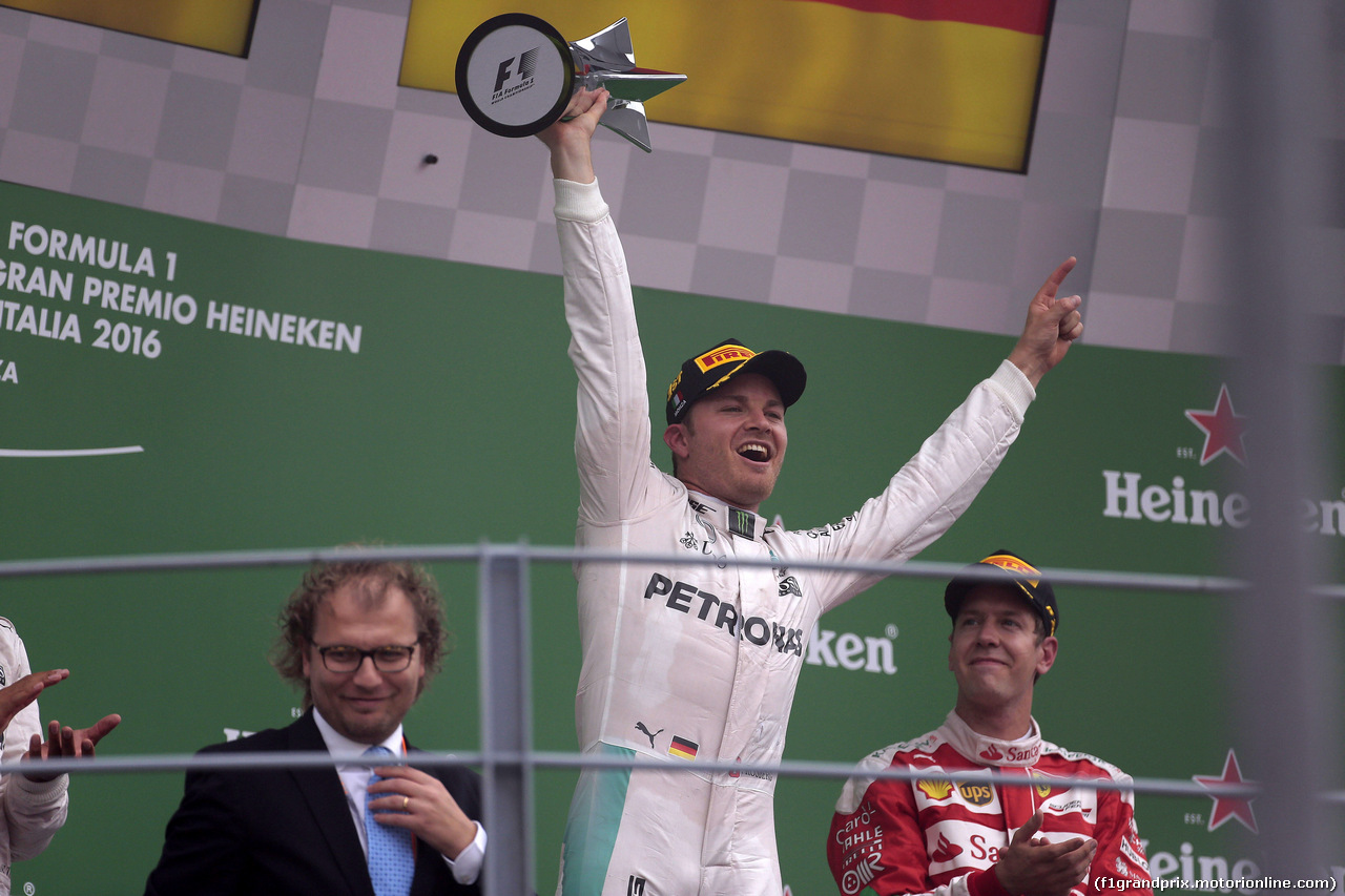 GP ITALIA, 04.09.2016 - Gara, Nico Rosberg (GER) Mercedes AMG F1 W07 Hybrid vincitoreand terzo Sebastian Vettel (GER) Ferrari SF16-H