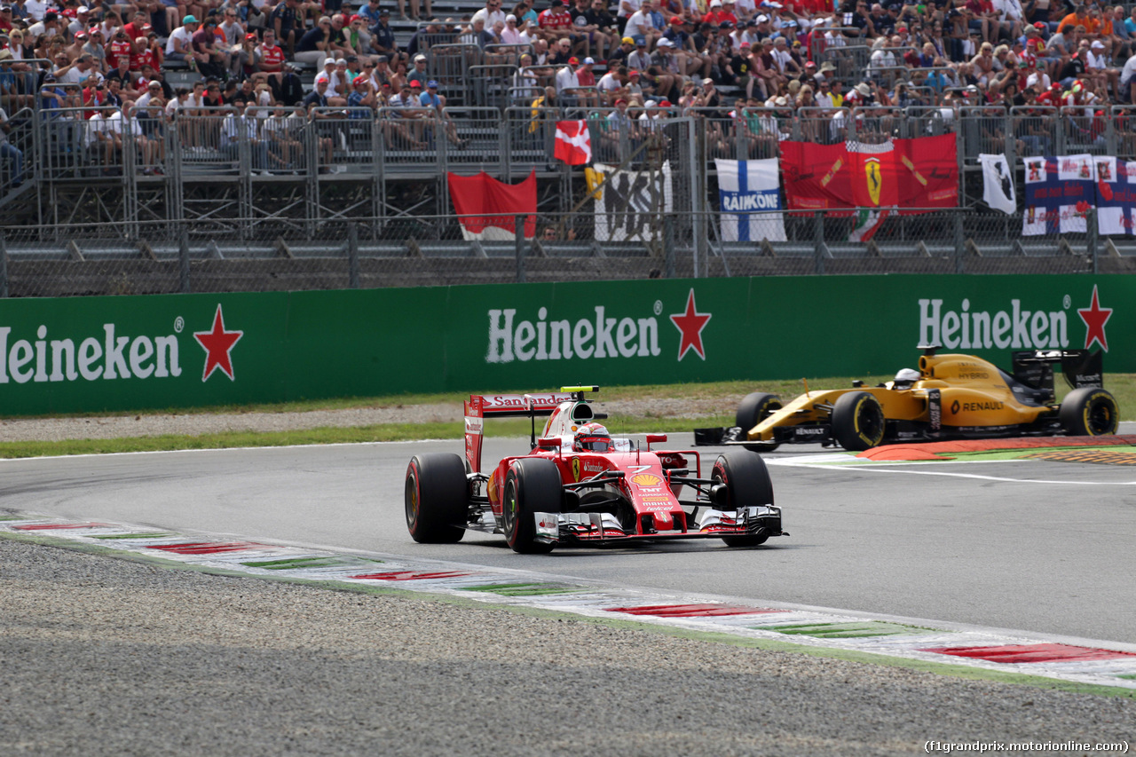 GP ITALIA, 03.09.2016 - Prove Libere 3, Kimi Raikkonen (FIN) Ferrari SF16-H e Kevin Magnussen (DEN) Renault Sport F1 Team RS16