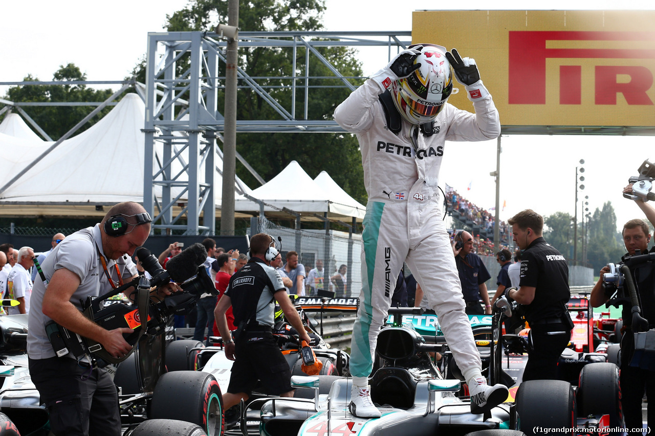 GP ITALIA, 03.09.2016 - Qualifiche, Lewis Hamilton (GBR) Mercedes AMG F1 W07 Hybrid pole position