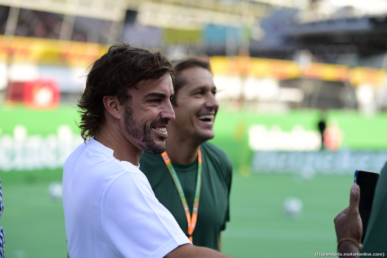 GP ITALIA, 01.09.2016 - Champion Football Charity Cup, Fernando Alonso (ESP) McLaren Honda MP4-31