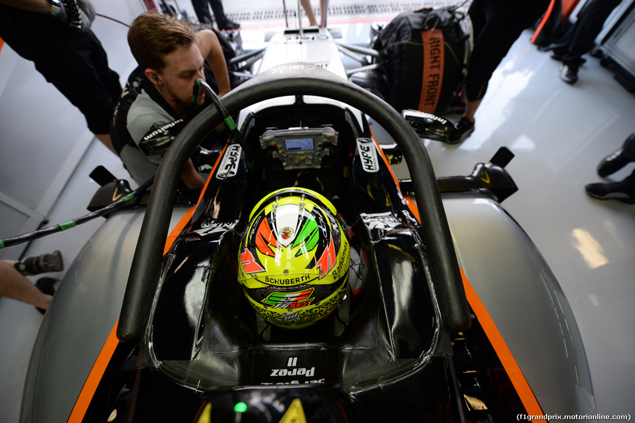 GP ITALIA, 02.09.2016 - Prove Libere 1, Sergio Perez (MEX) Sahara Force India F1 VJM09 with Halo cover.