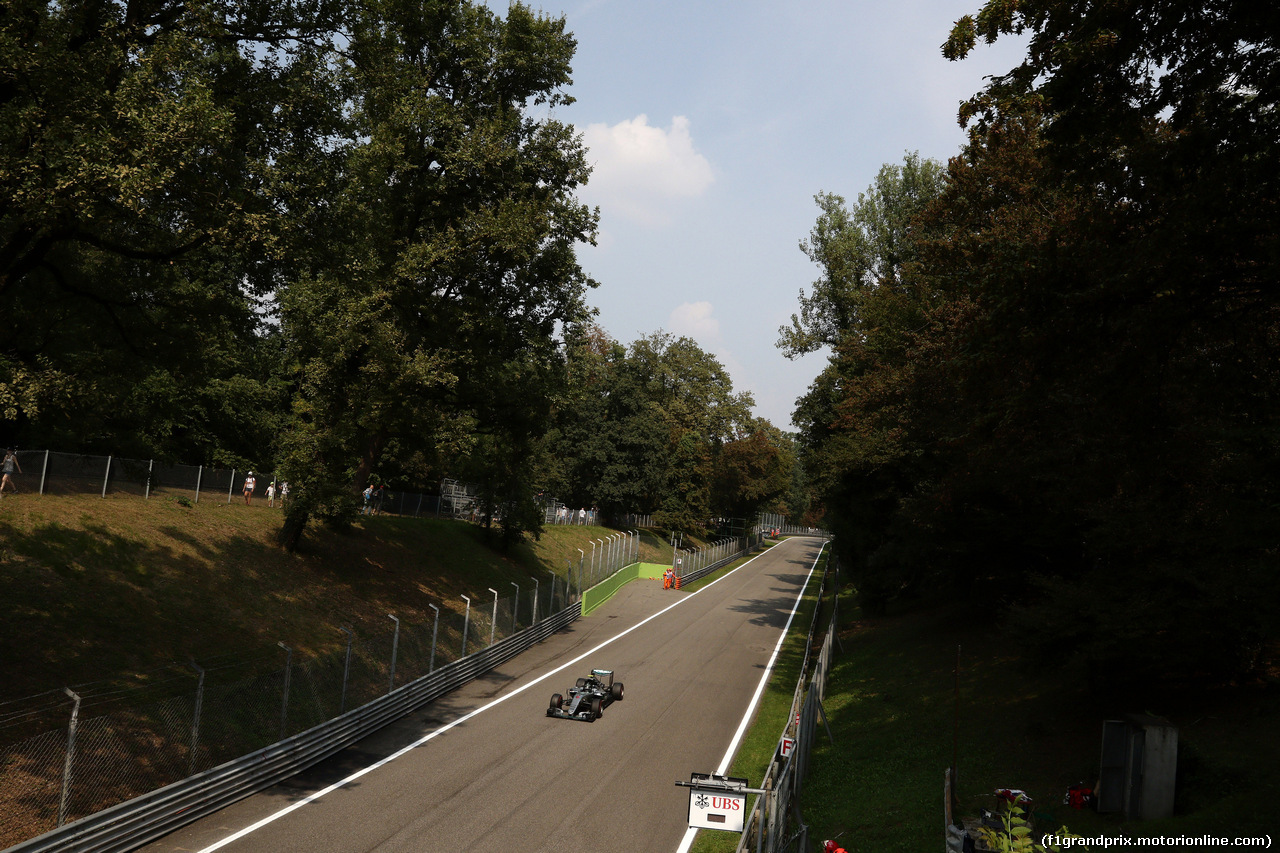 GP ITALIA, 02.09.2016 - Free Practice 2, Nico Rosberg (GER) Mercedes AMG F1 W07 Hybrid