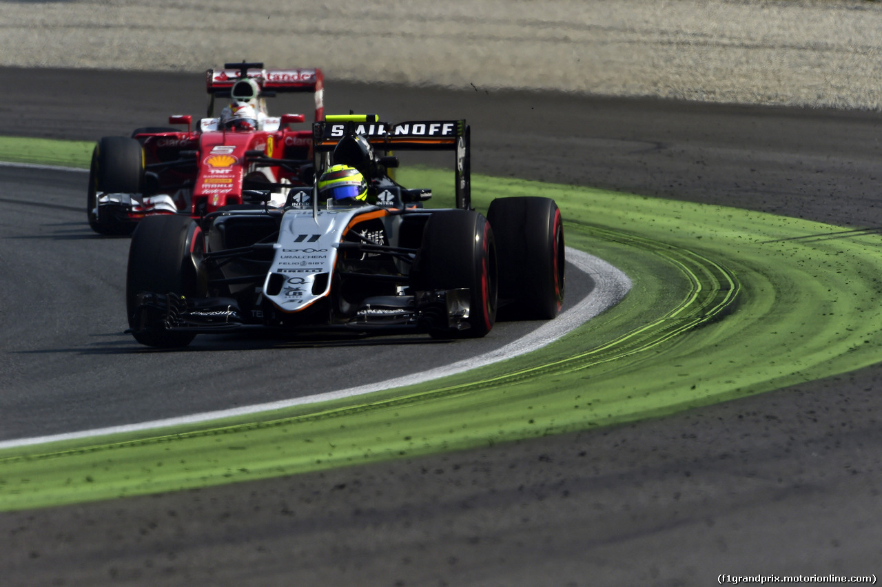 GP ITALIA, 02.09.2016 - Free Practice 2, Sergio Perez (MEX) Sahara Force India F1 VJM09 e Sebastian Vettel (GER) Ferrari SF16-H