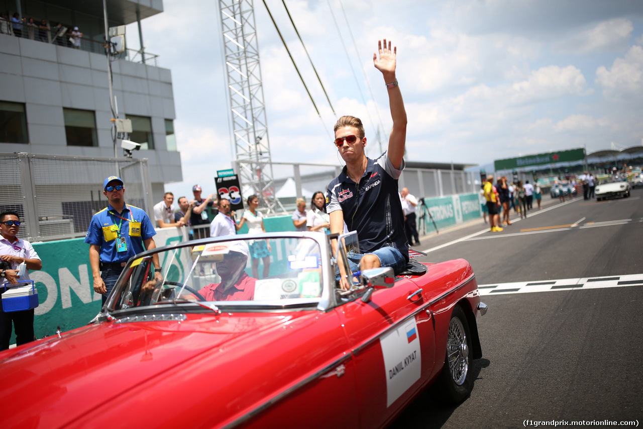 GP MALESIA, 02.10.2016 - Daniil Kvyat (RUS) Scuderia Toro Rosso STR11