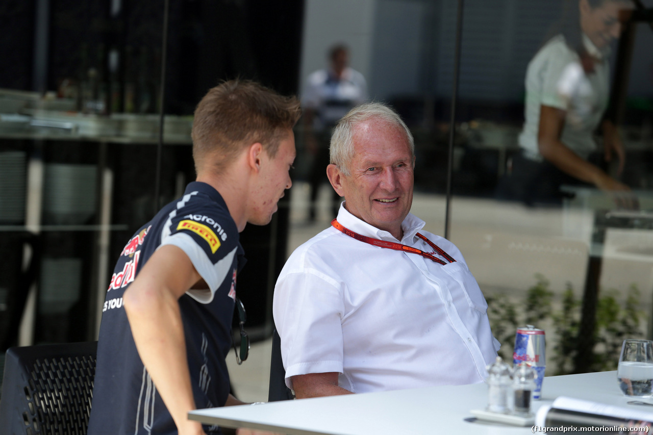GP MALESIA, 02.10.2016 - Daniil Kvyat (RUS) Scuderia Toro Rosso STR11 e Helmut Marko (AUT), Red Bull Racing, Red Bull Advisor