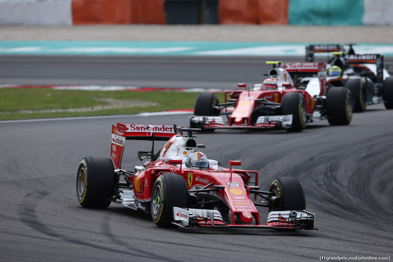 GP MALESIA, 02.10.2016 - Gara, Sebastian Vettel (GER) Ferrari SF16-H davanti a Kimi Raikkonen (FIN) Ferrari SF16-H