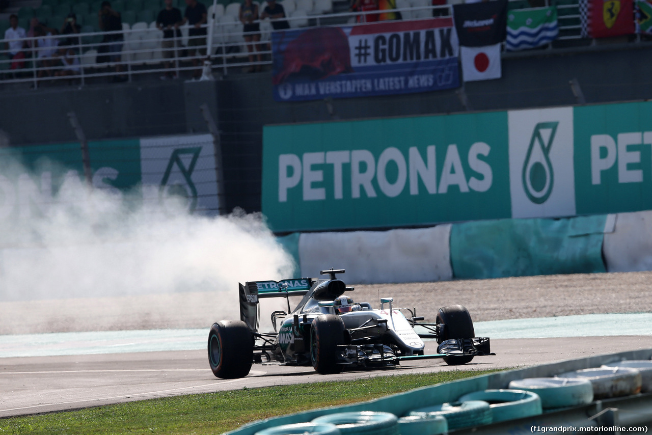 GP MALESIA, 02.10.2016 - Gara, Lewis Hamilton (GBR) Mercedes AMG F1 W07 Hybrid retires from the race