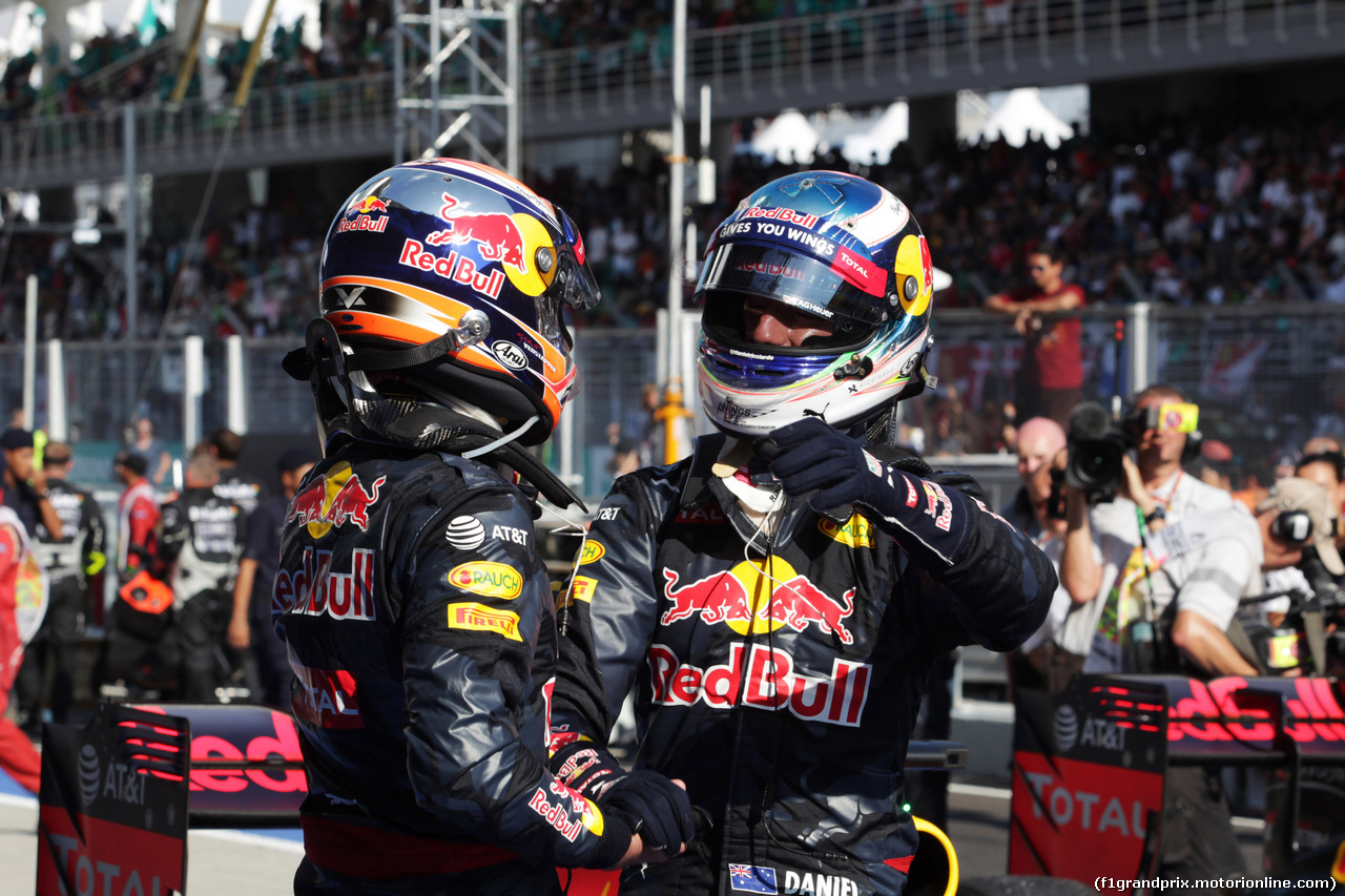 GP MALESIA, 02.10.2016 - Gara, Daniel Ricciardo (AUS) Red Bull Racing RB12 vincitore e secondo Max Verstappen (NED) Red Bull Racing RB12
