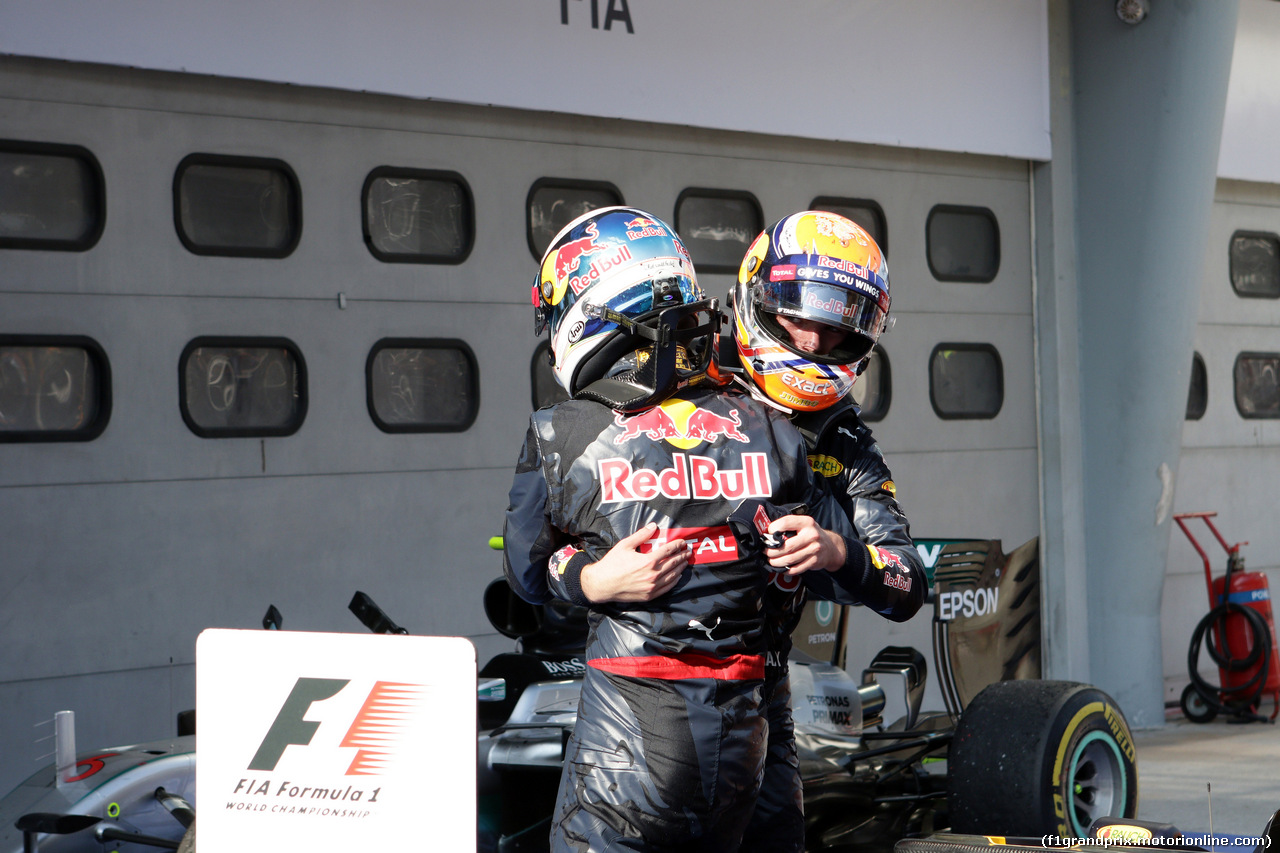 GP MALESIA, 02.10.2016 - Gara, Daniel Ricciardo (AUS) Red Bull Racing RB12 e Max Verstappen (NED) Red Bull Racing RB12