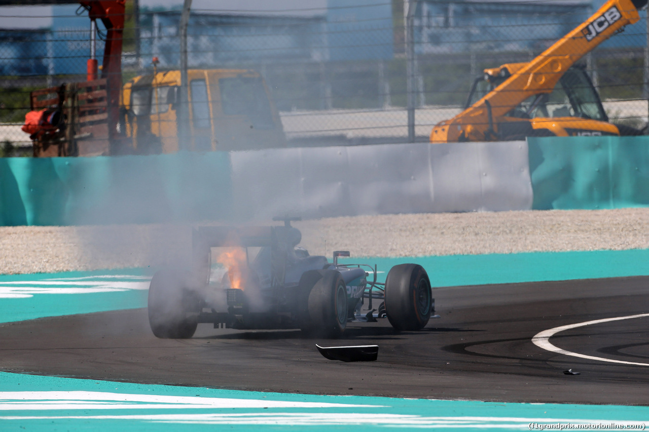 GP MALESIA, 02.10.2016 - Gara, Lewis Hamilton (GBR) Mercedes AMG F1 W07 Hybrid retires from the race