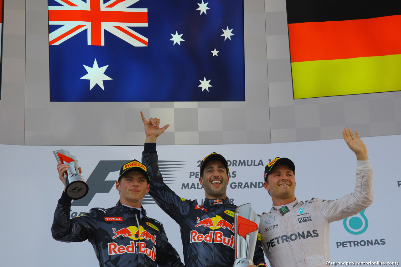 GP MALESIA, 02.10.2016 - Gara, secondo Max Verstappen (NED) Red Bull Racing RB12, Daniel Ricciardo (AUS) Red Bull Racing RB12 vincitore e terzo Nico Rosberg (GER) Mercedes AMG F1 W07 Hybrid
