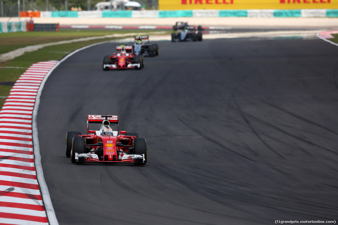 GP MALESIA, 02.10.2016 - Gara, Sebastian Vettel (GER) Ferrari SF16-H davanti a Kimi Raikkonen (FIN) Ferrari SF16-H